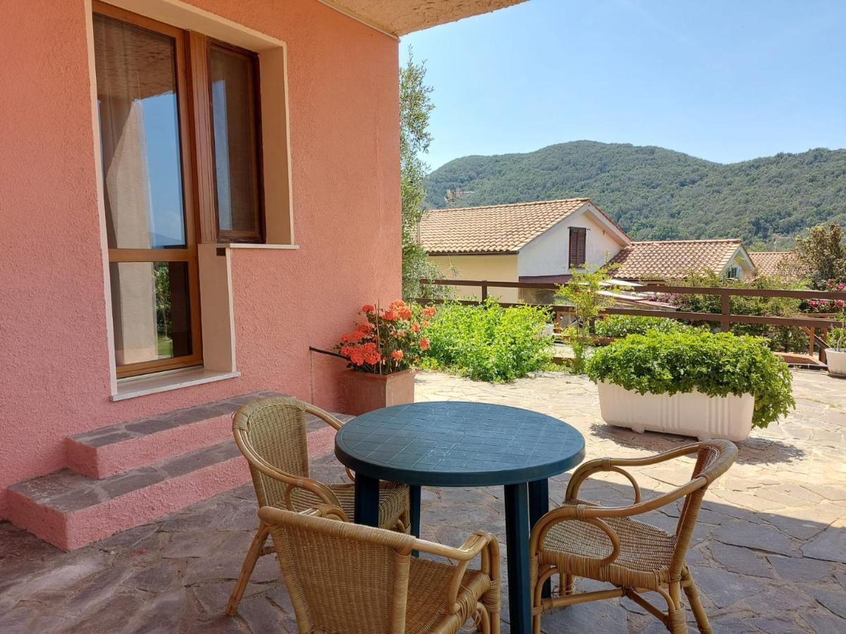 Hotel La Feluca ポルトフェッラーイオ エクステリア 写真