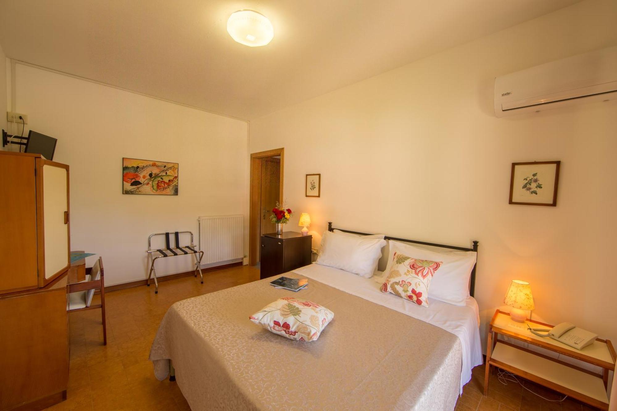Hotel La Feluca ポルトフェッラーイオ エクステリア 写真