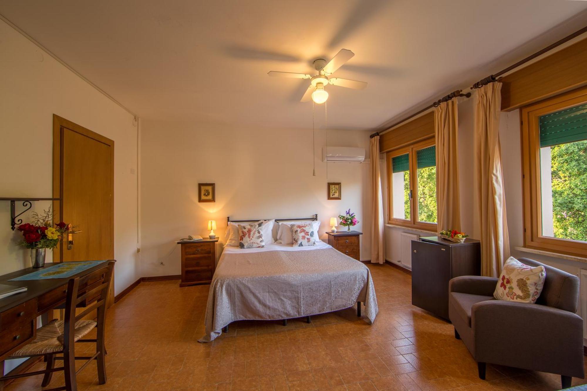 Hotel La Feluca ポルトフェッラーイオ エクステリア 写真